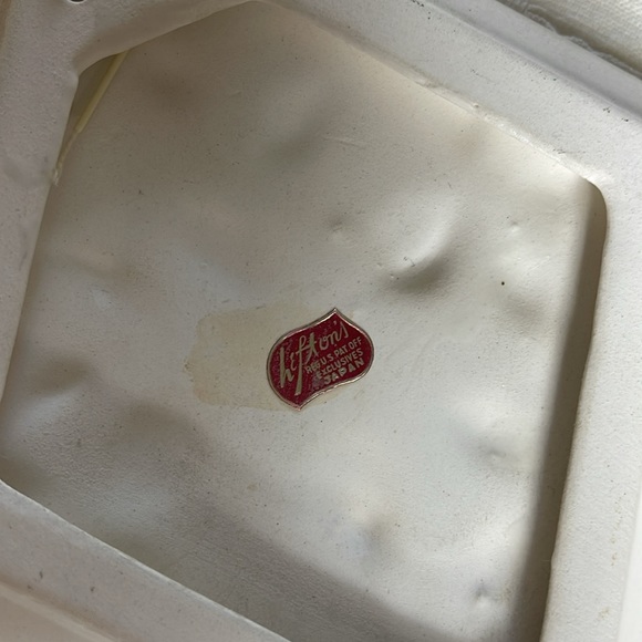 Lefton’s Chawkware Trio Ceramic Floral Wall Decor - Picture 6 of 8